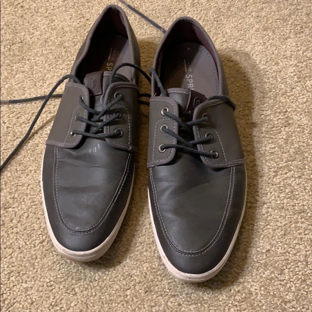 Shoes - Picture 3 of 4